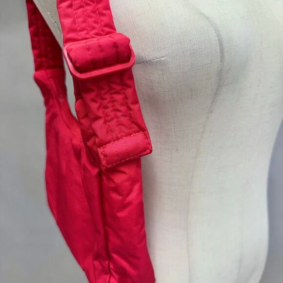 Baggu Mini Nylon Shoulder Bag Candy Apple Red Monochromatic Red Zipper - Picture 9 of 16